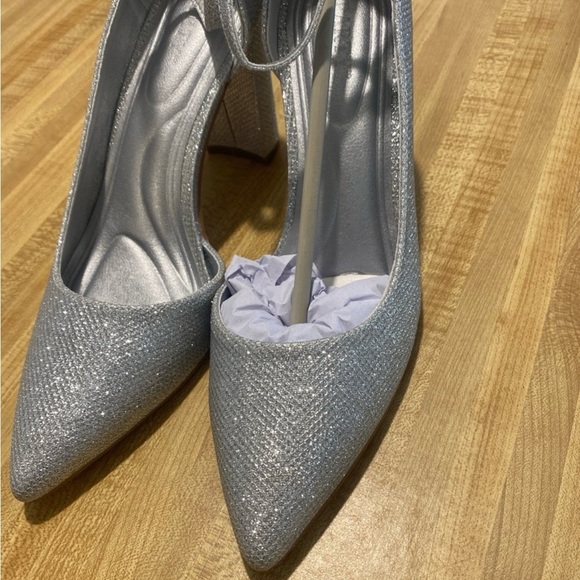 Party Women's  Sparkle Closed Toe Pumps Chunky Heels Pumps Ankle Strap NWOT 9 - Picture 7 of 12